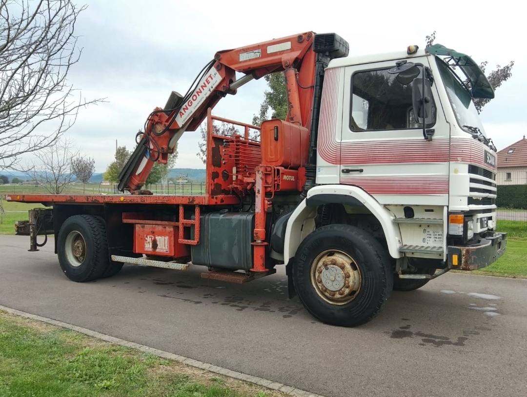 Crane Flat Body Truck 6